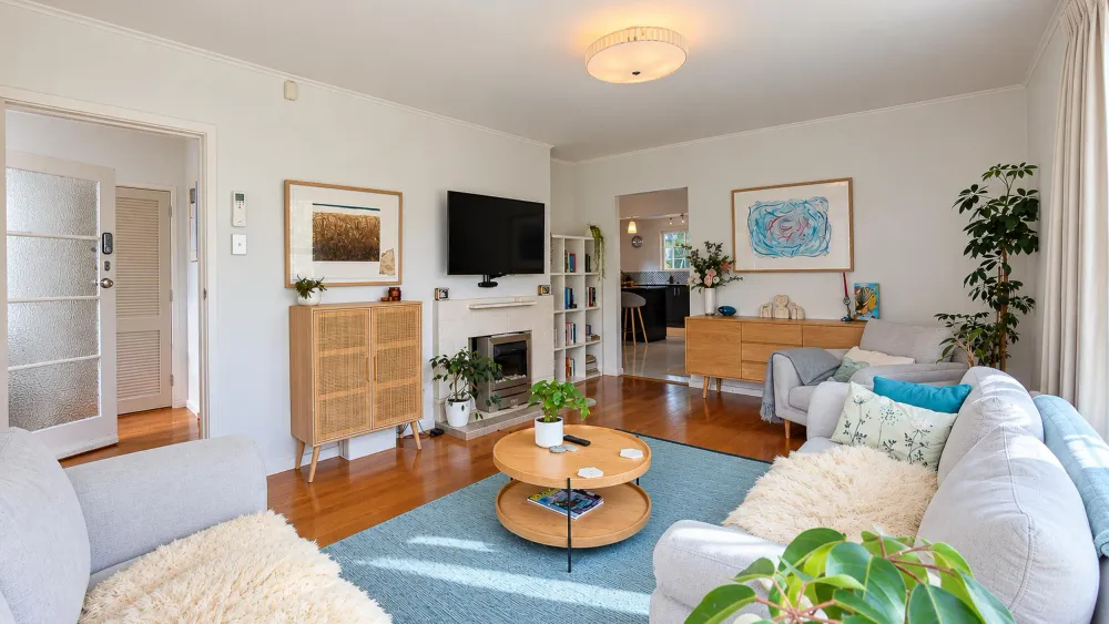 Photos of 82 Owairaka Avenue