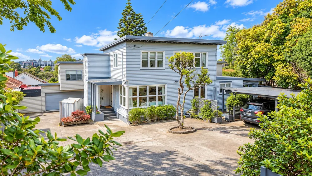 Photos of 82 Owairaka Avenue