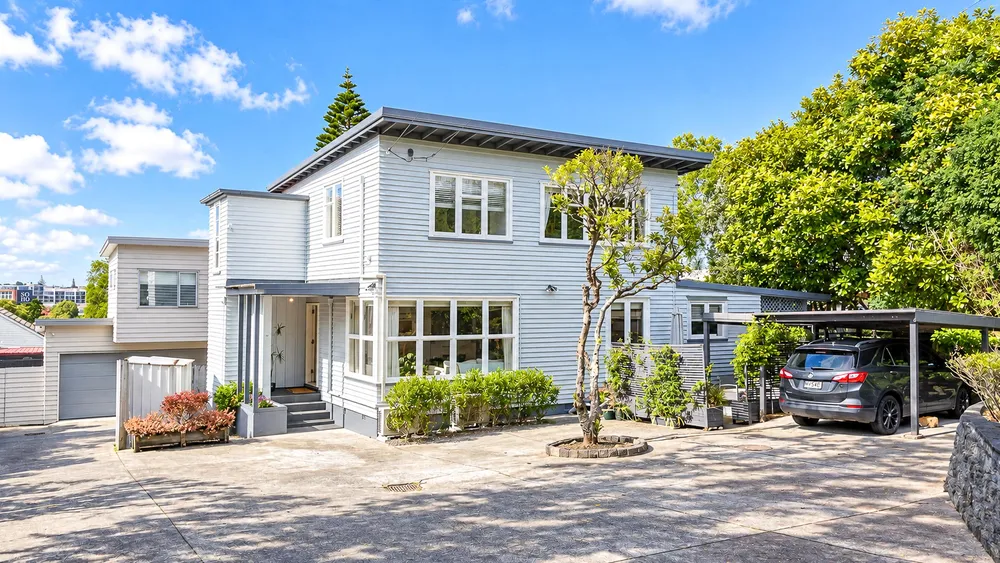 Photos of 82 Owairaka Avenue