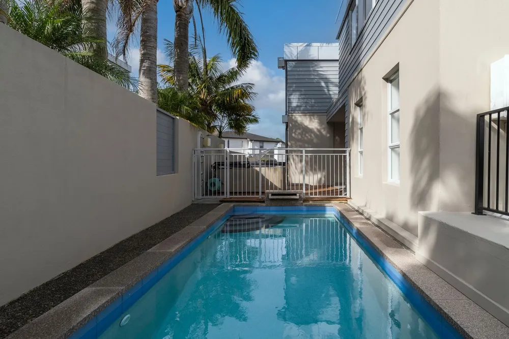 Photos of 129A Beach Road
