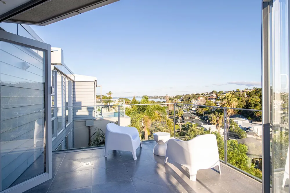 Photos of 129A Beach Road