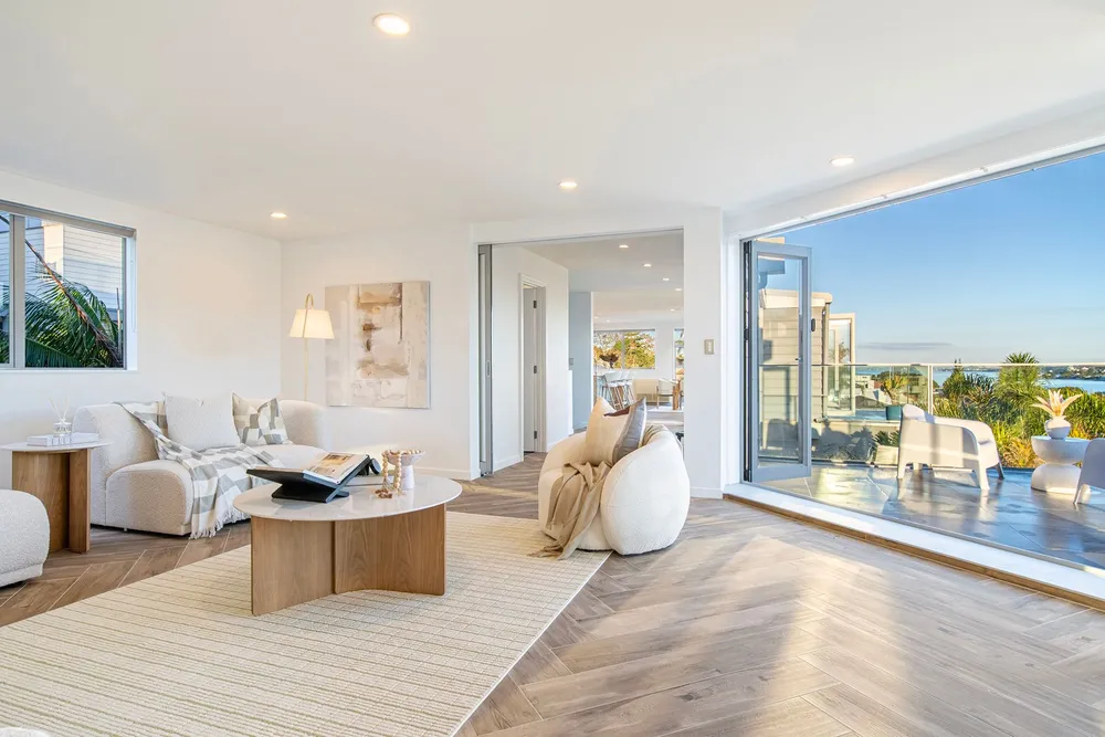 Photos of 129A Beach Road