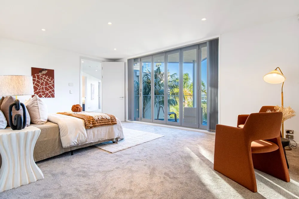 Photos of 129A Beach Road