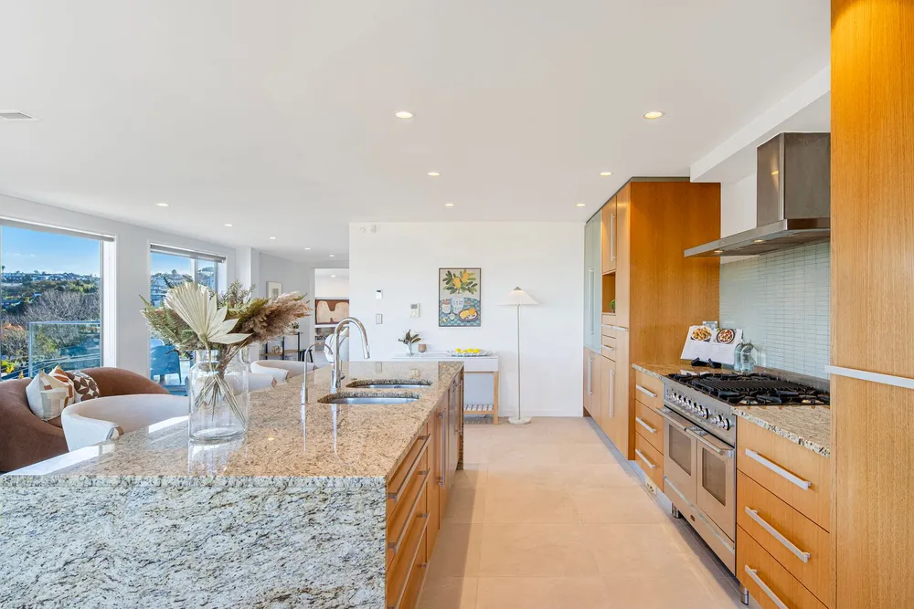 Photos of 129A Beach Road