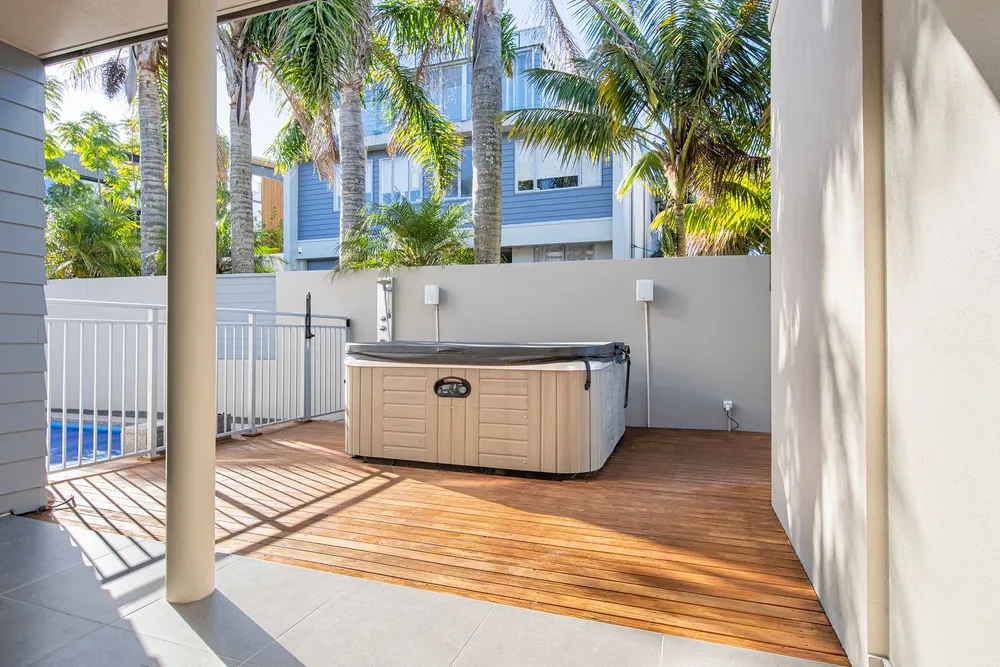 Photos of 129A Beach Road