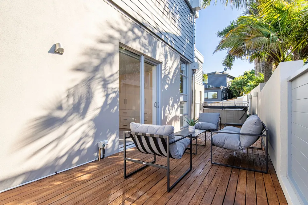 Photos of 129A Beach Road