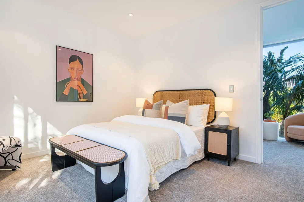 Photos of 129A Beach Road