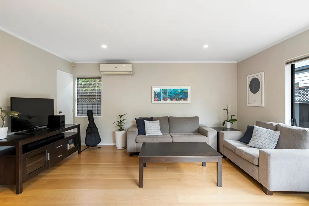 Photos of 163 Celtic Crescent