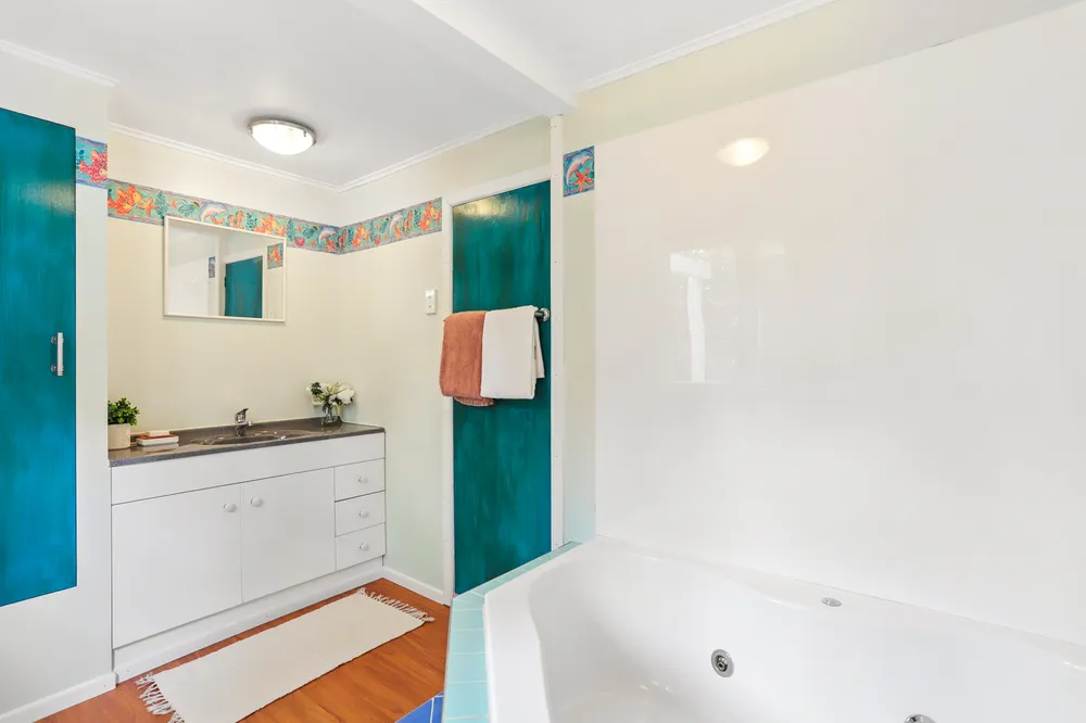 Photos of 562 Scenic Drive