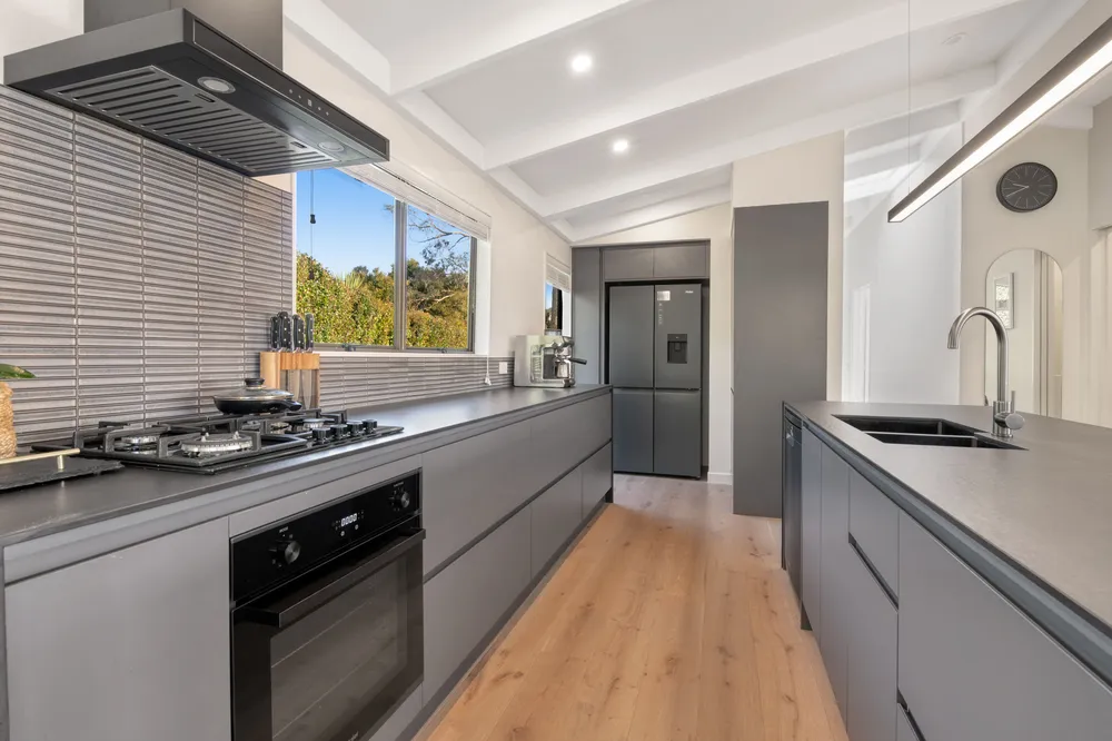 Photos of 39 Lingham Crescent