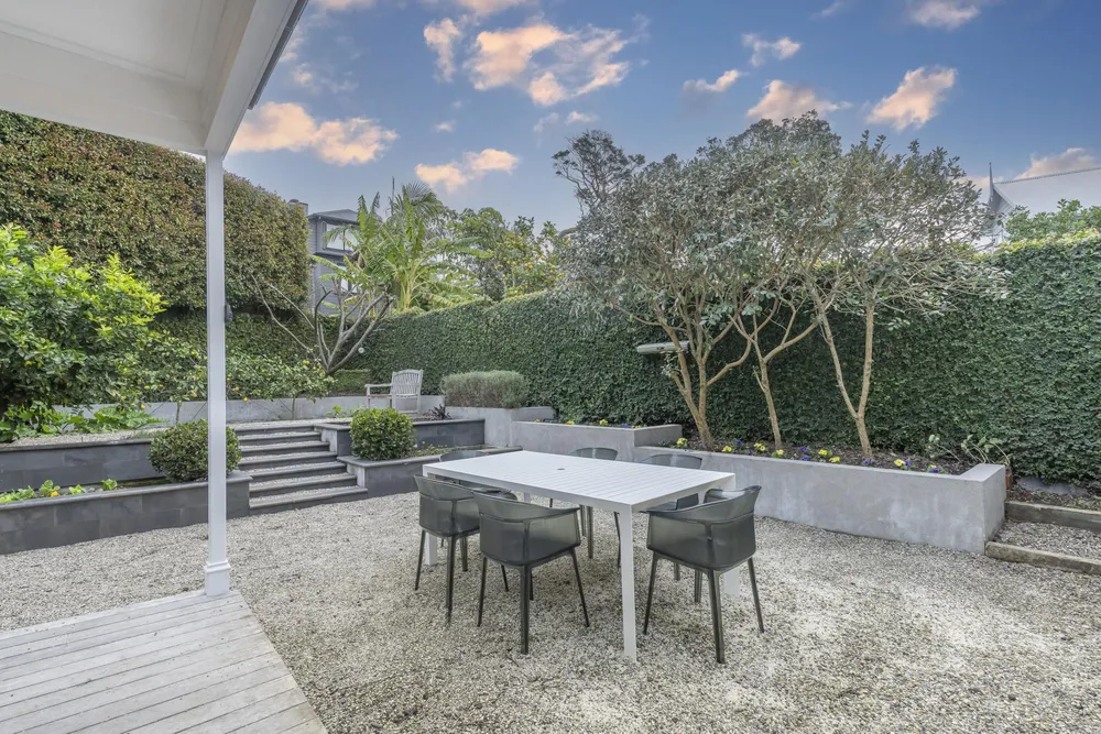 Photos of 2 Tweed Street