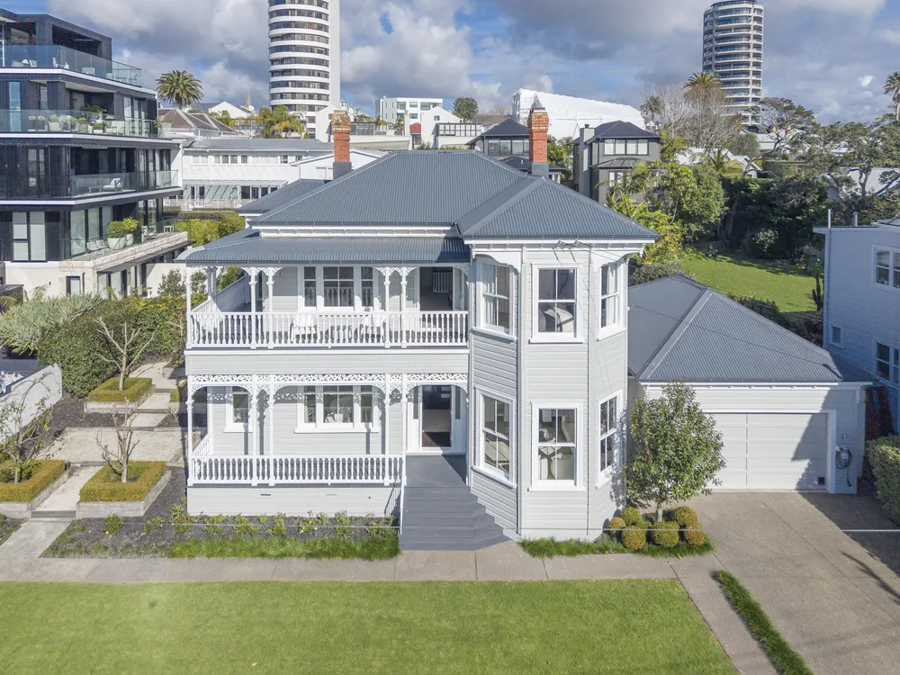 Photos of 2 Tweed Street