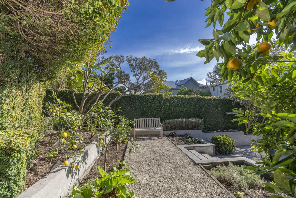 Photos of 2 Tweed Street