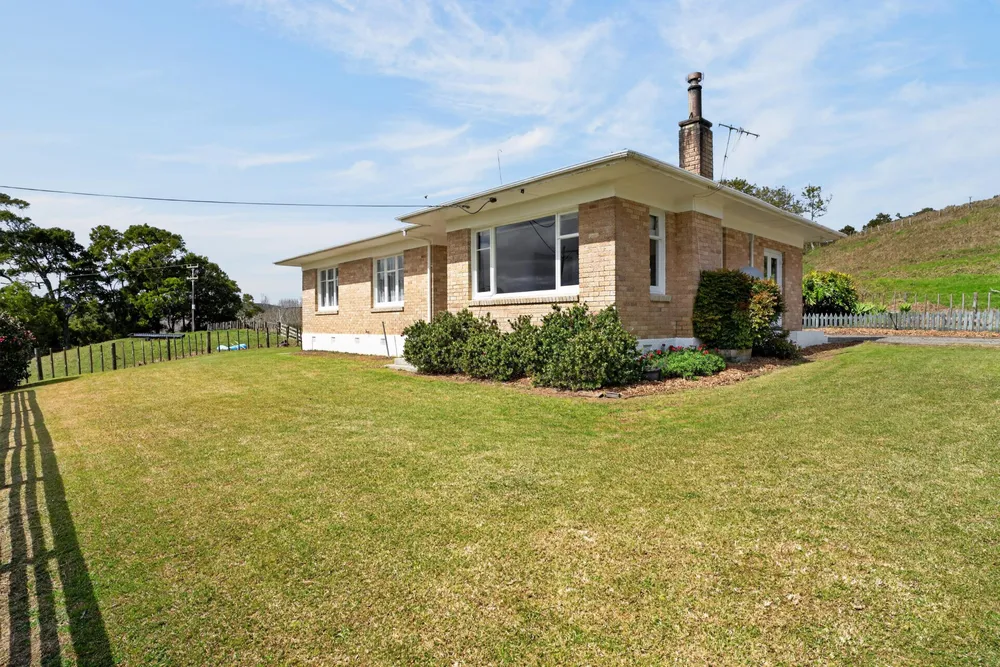 Photos of 1334 Pukehuia Road