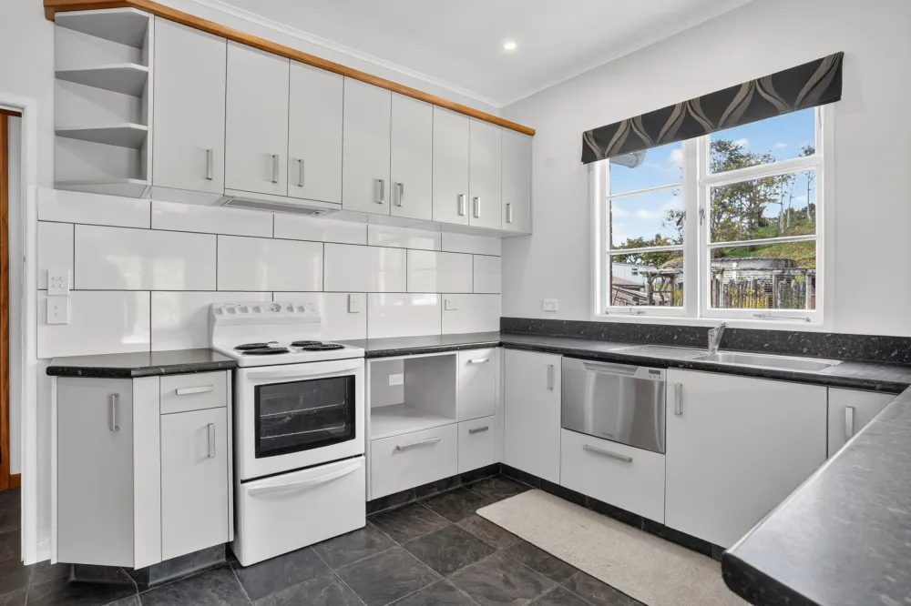 Photos of 1334 Pukehuia Road