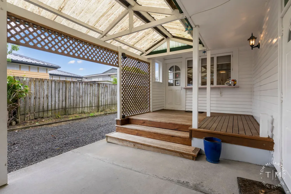 Photos of 24 McInnes Road