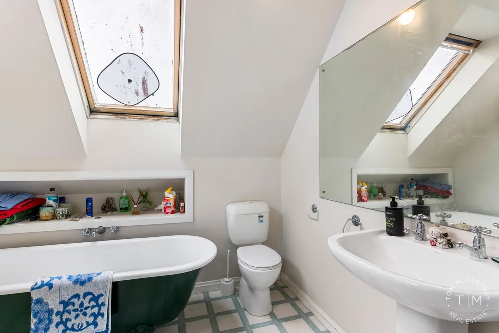 Photos of 24 McInnes Road