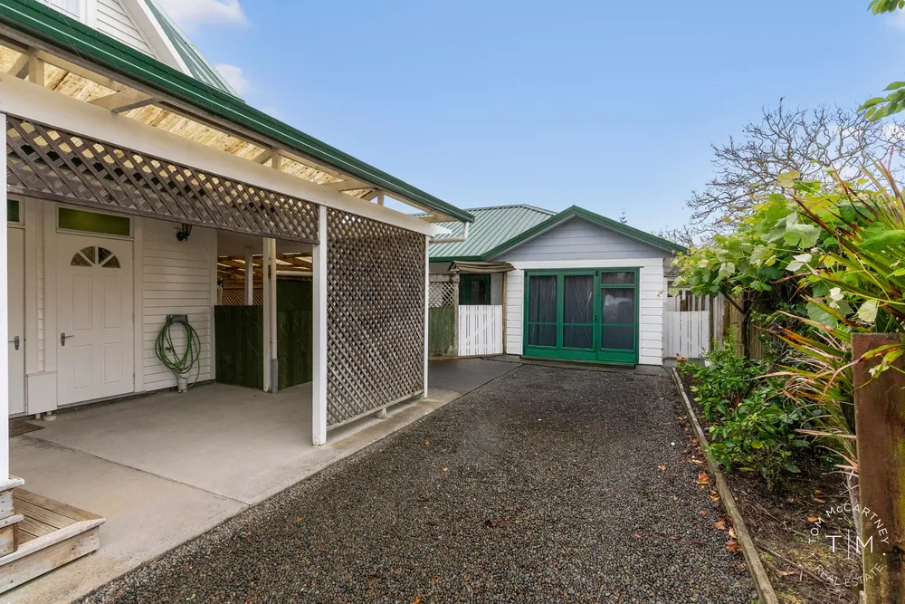 Photos of 24 McInnes Road