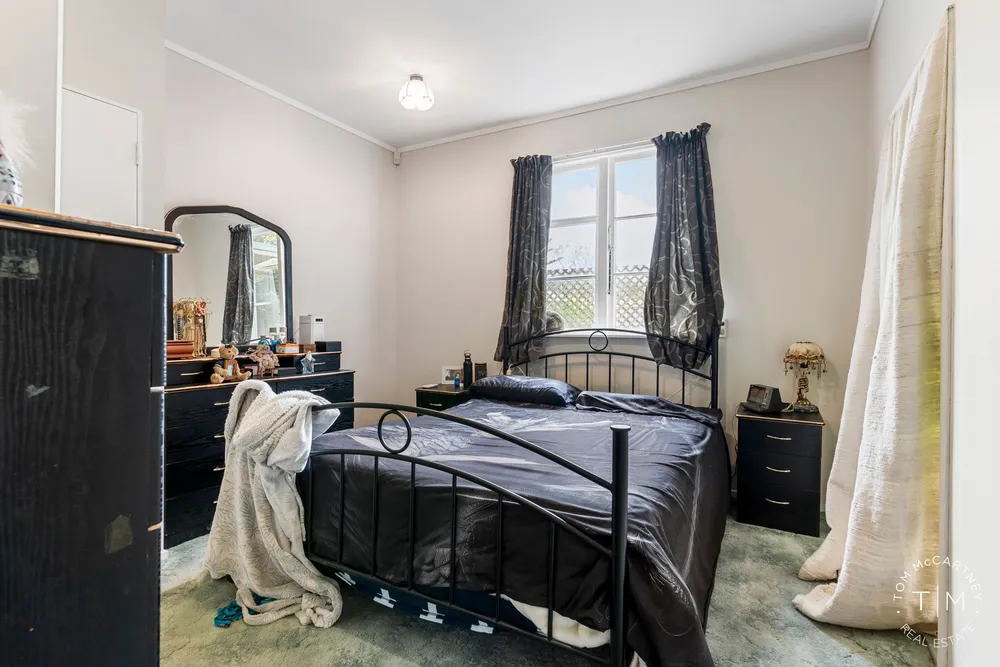 Photos of 24 McInnes Road