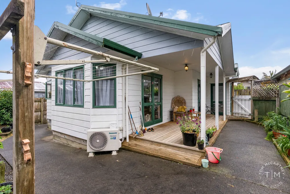 Photos of 24 McInnes Road