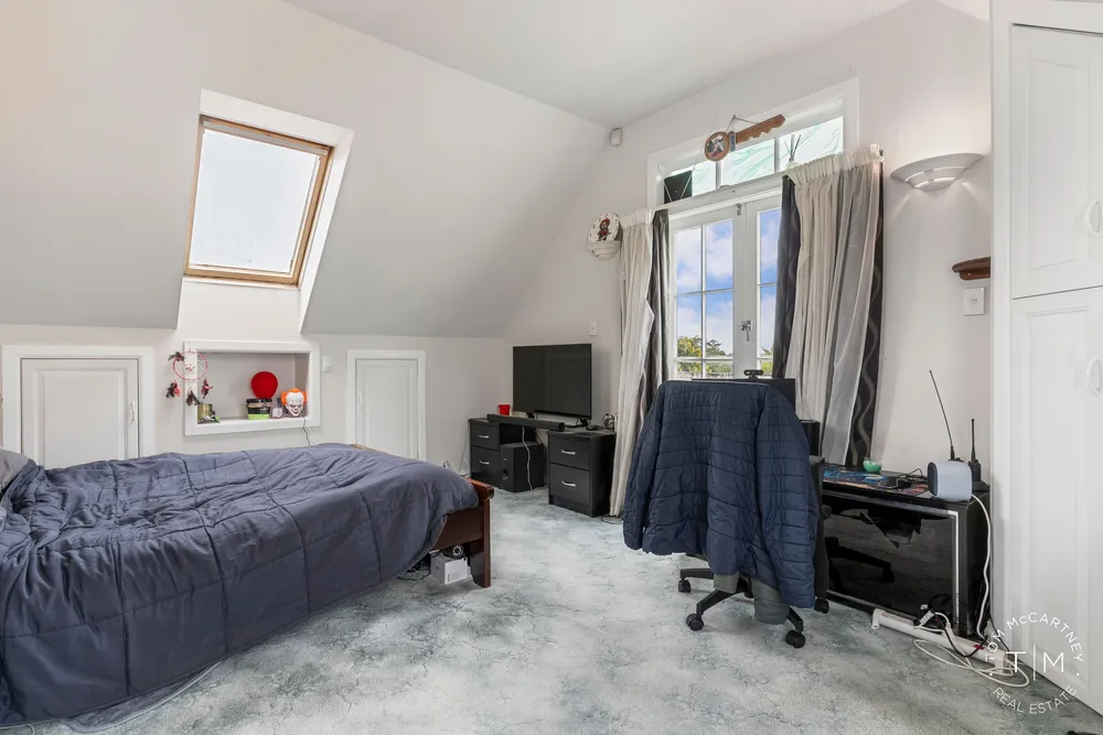 Photos of 24 McInnes Road
