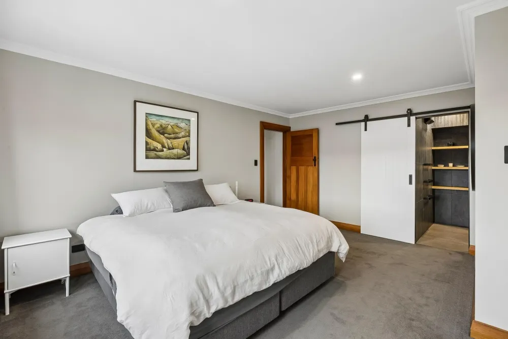 Photos of 17 Wilson Avenue