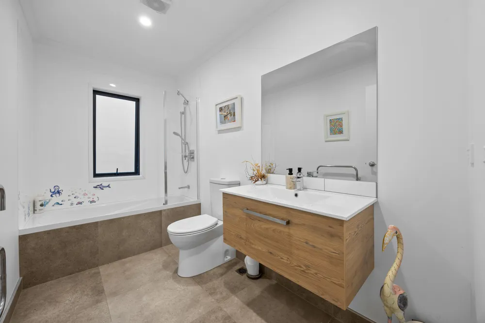 Photos of 4 Ev Perry Way
