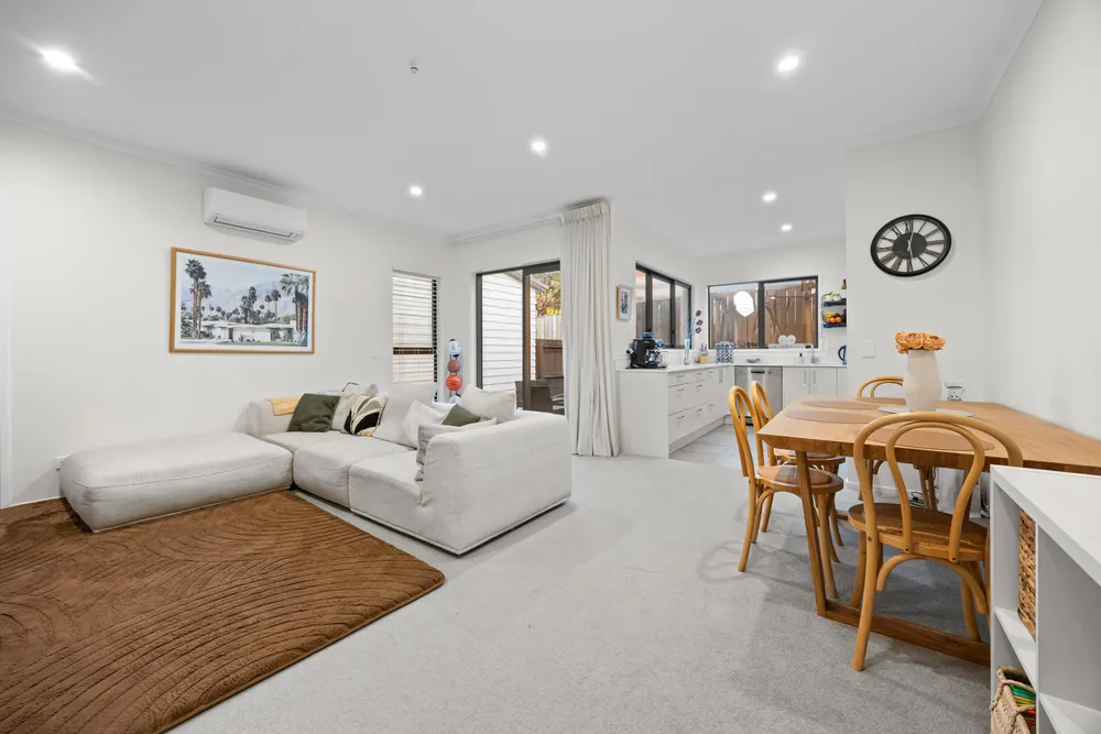 Photos of 4 Ev Perry Way