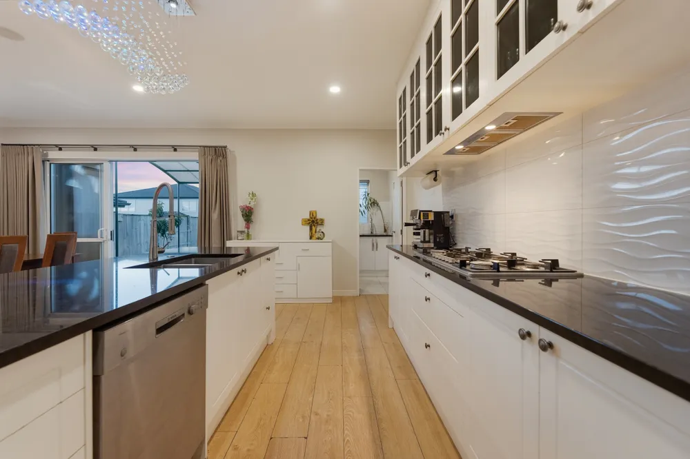 Photos of 18 Tinaku Road