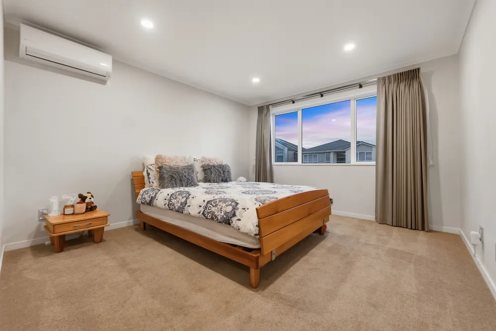 Photos of 18 Tinaku Road