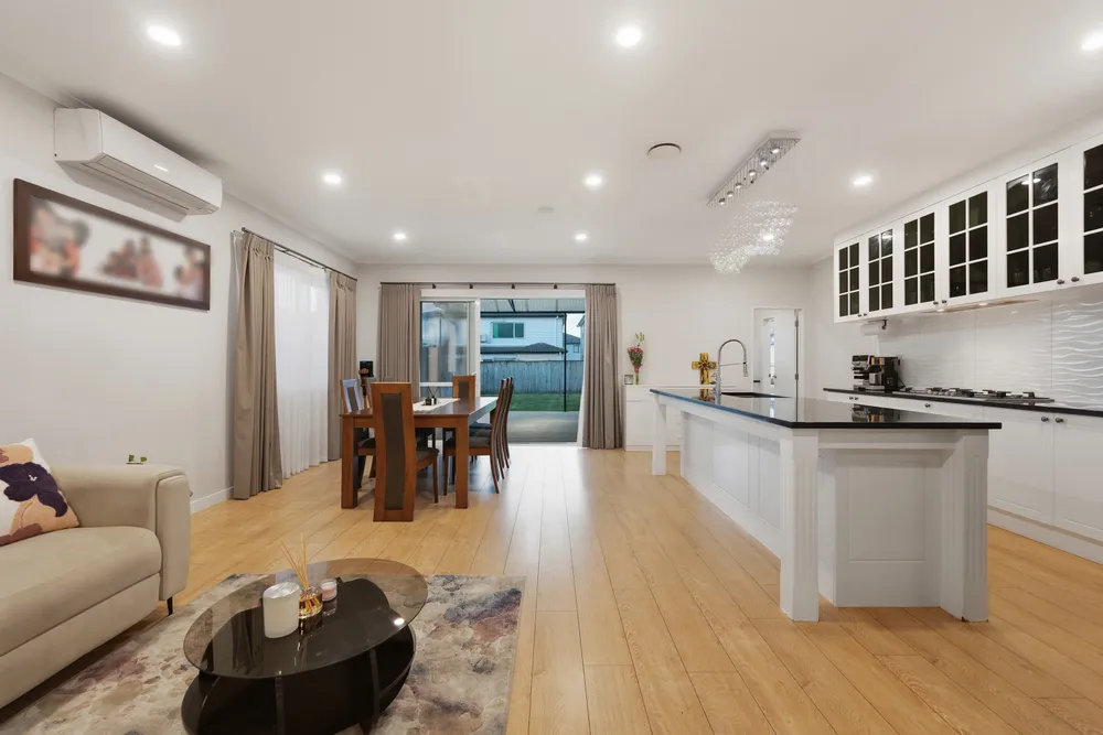Photos of 18 Tinaku Road