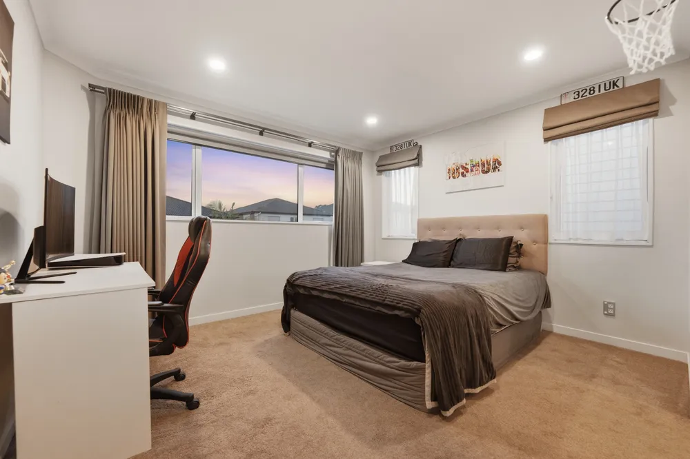 Photos of 18 Tinaku Road