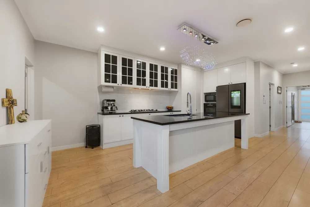Photos of 18 Tinaku Road