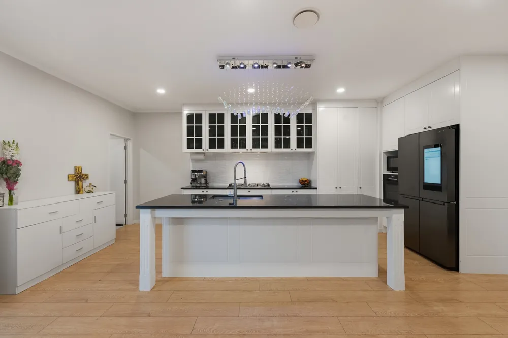 Photos of 18 Tinaku Road