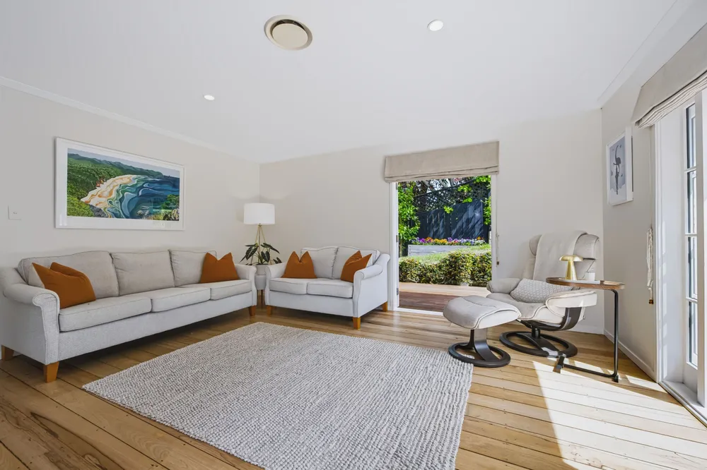 Photos of 23B Abbotts Way