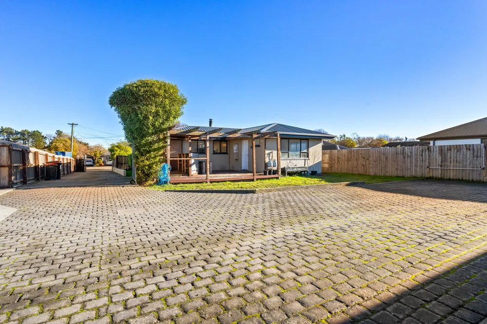 Photos of 25 Pinewood Avenue