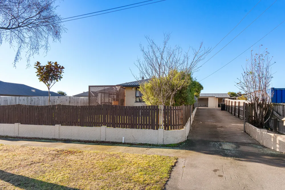 Photos of 25 Pinewood Avenue