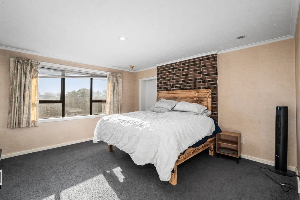 Photos of 25 Pinewood Avenue