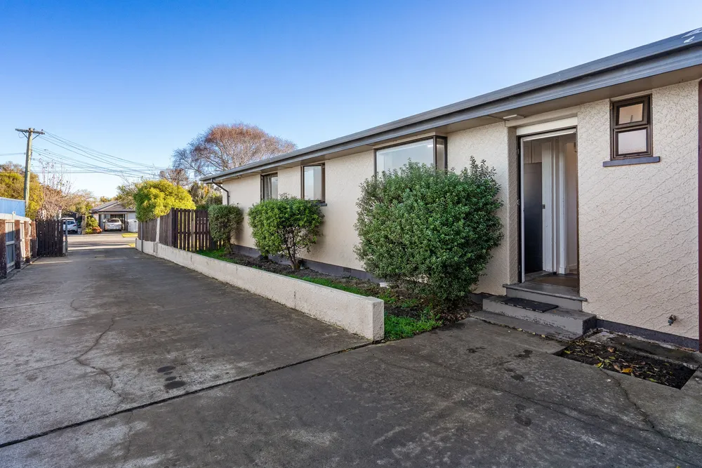 Photos of 25 Pinewood Avenue