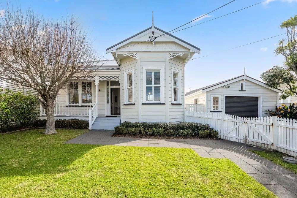 Photos of 144 Queen Street