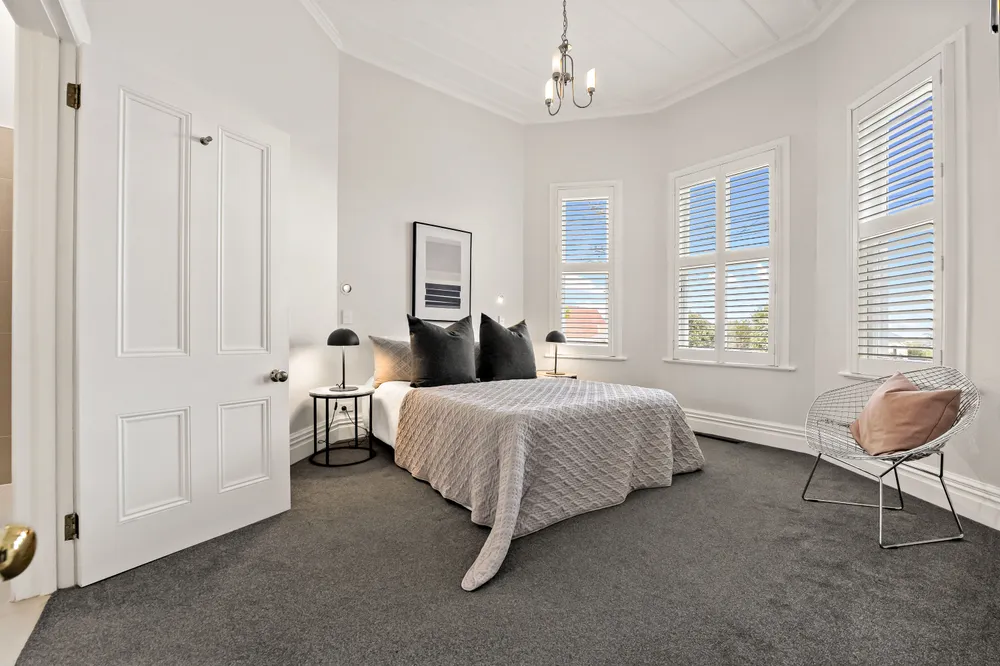 Photos of 144 Queen Street