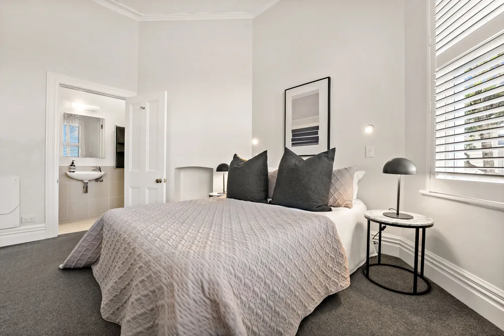Photos of 144 Queen Street