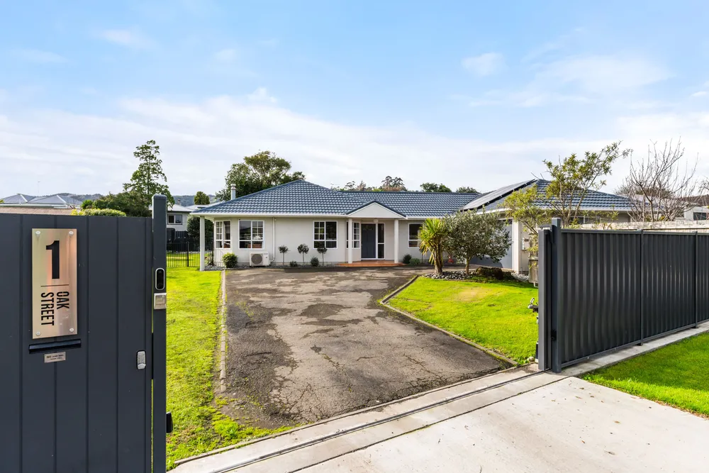 Photos of 1 Oak Street