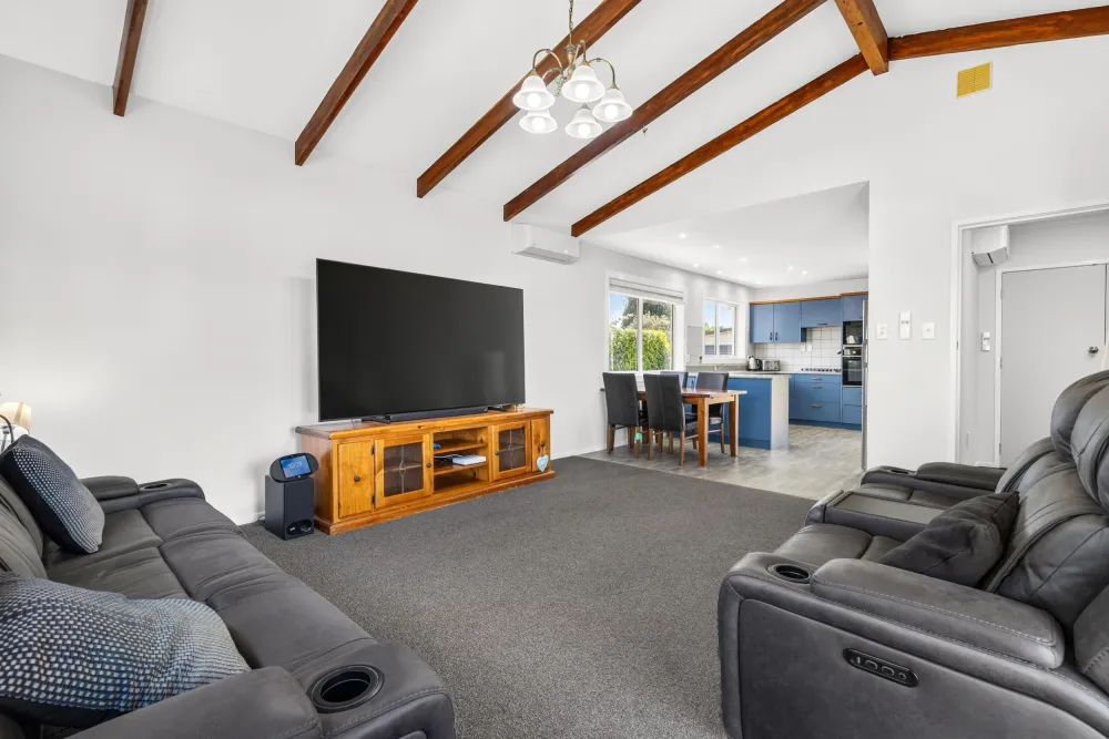 Photos of 66 Oakfield Crescent