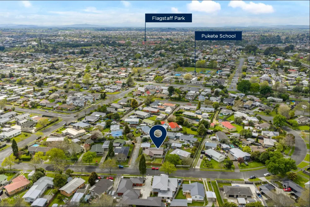Photos of 66 Oakfield Crescent