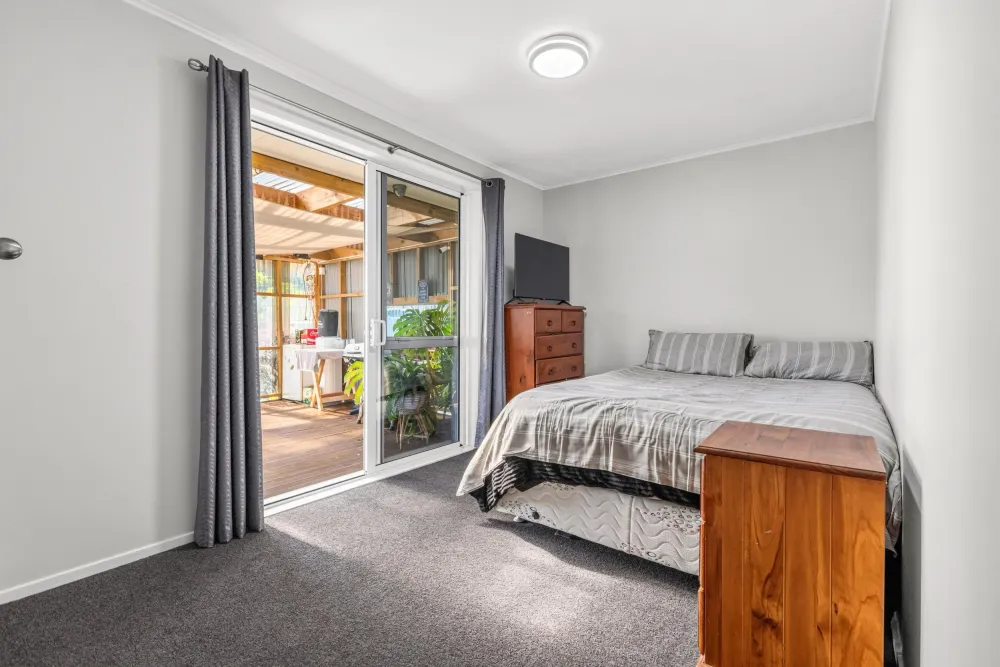 Photos of 66 Oakfield Crescent