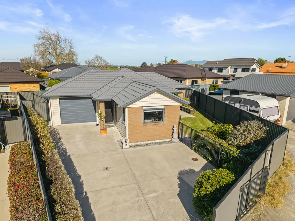 Photos of 15 Peter Way Place