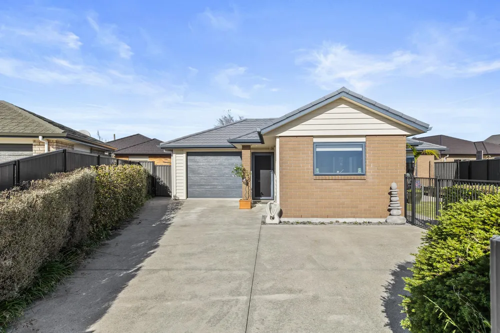 Photos of 15 Peter Way Place