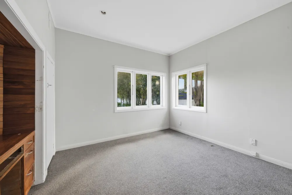 Photos of 580 Weymouth Road