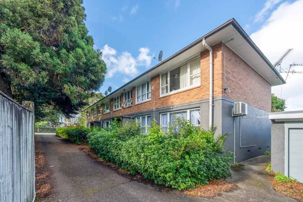 Photos of 2/44 Owens Road